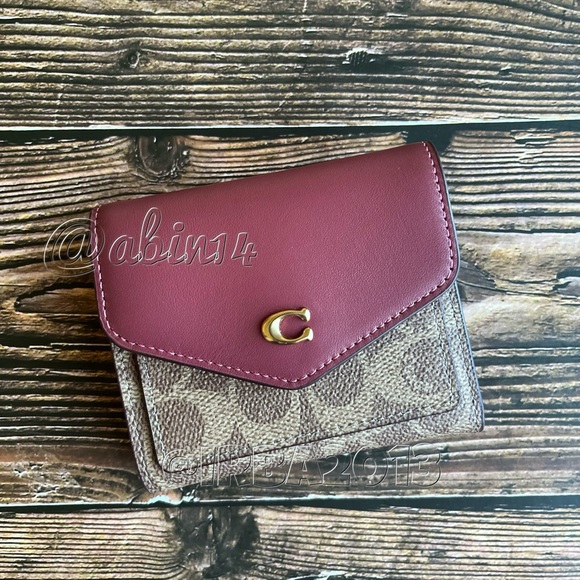 NWT Coach Wyn Colorblock Wallet in Signature Canvas Leather - Picture 5 of 5
